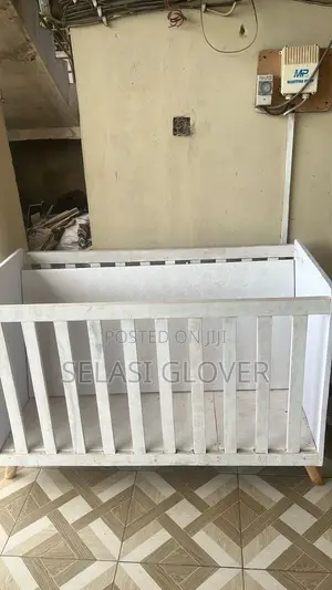 Baby Crib (No Mattress)