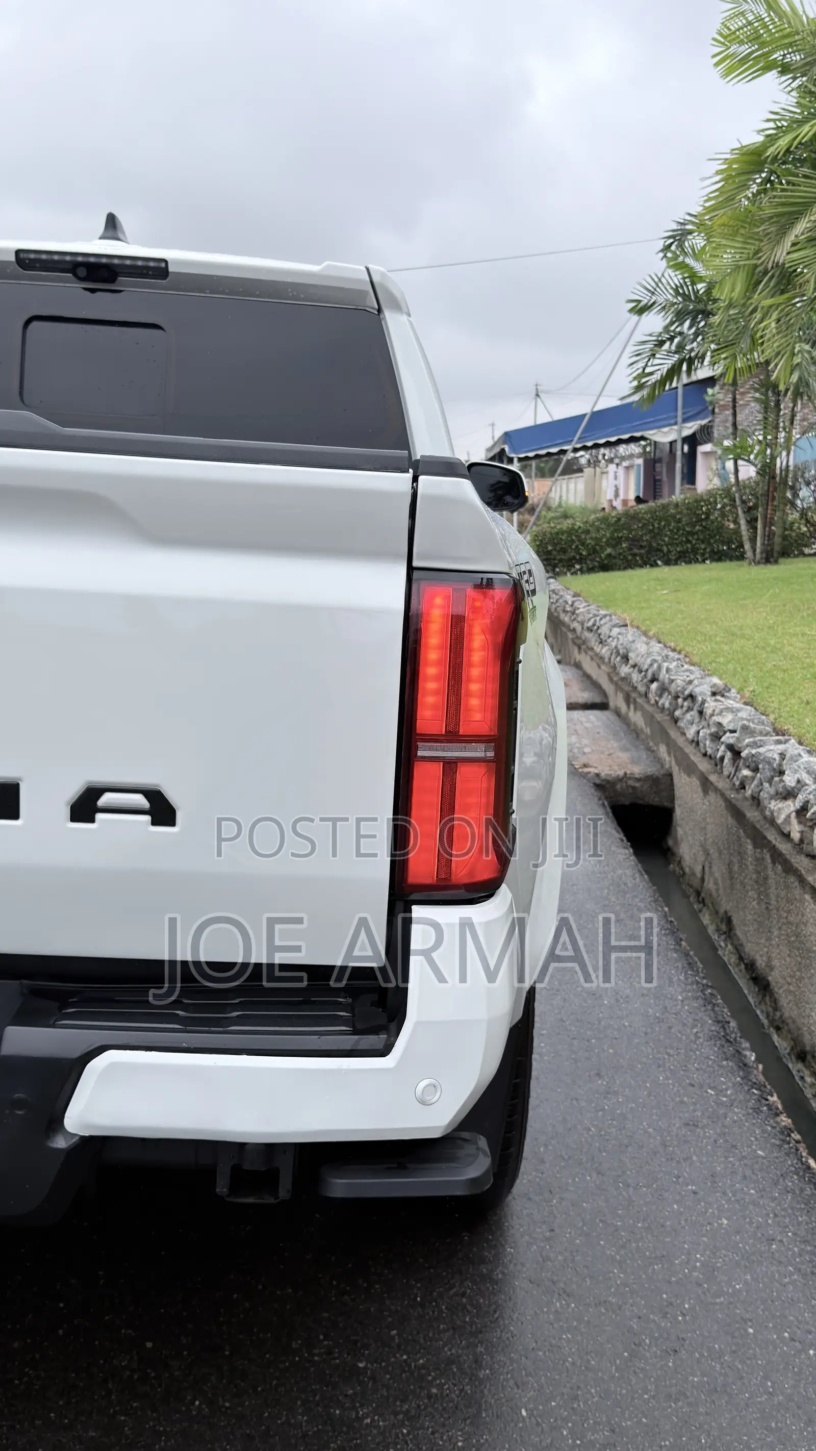 Toyota Tacoma 2024 White
