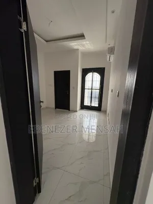 2bdrm Townhouse / Terrace in Ashaley Botwe, School Junction for rent