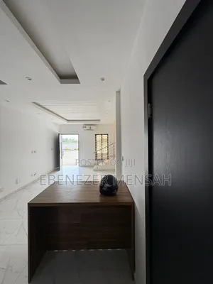 2bdrm Townhouse / Terrace in Ashaley Botwe, School Junction for rent