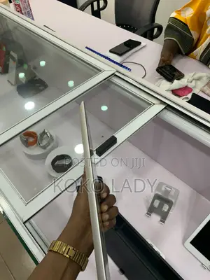 Apple iPad (2025) 64 GB White