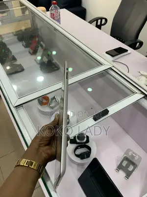 Apple iPad (2025) 64 GB White