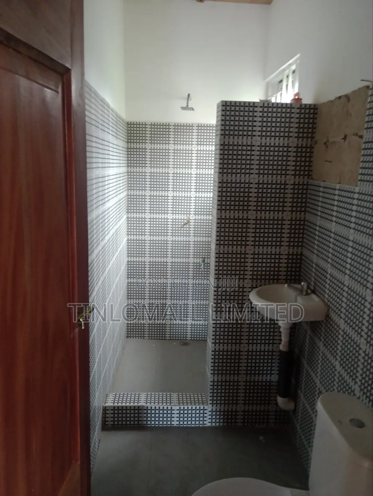 2bdrm Apartment in Spintex Main Road for rent