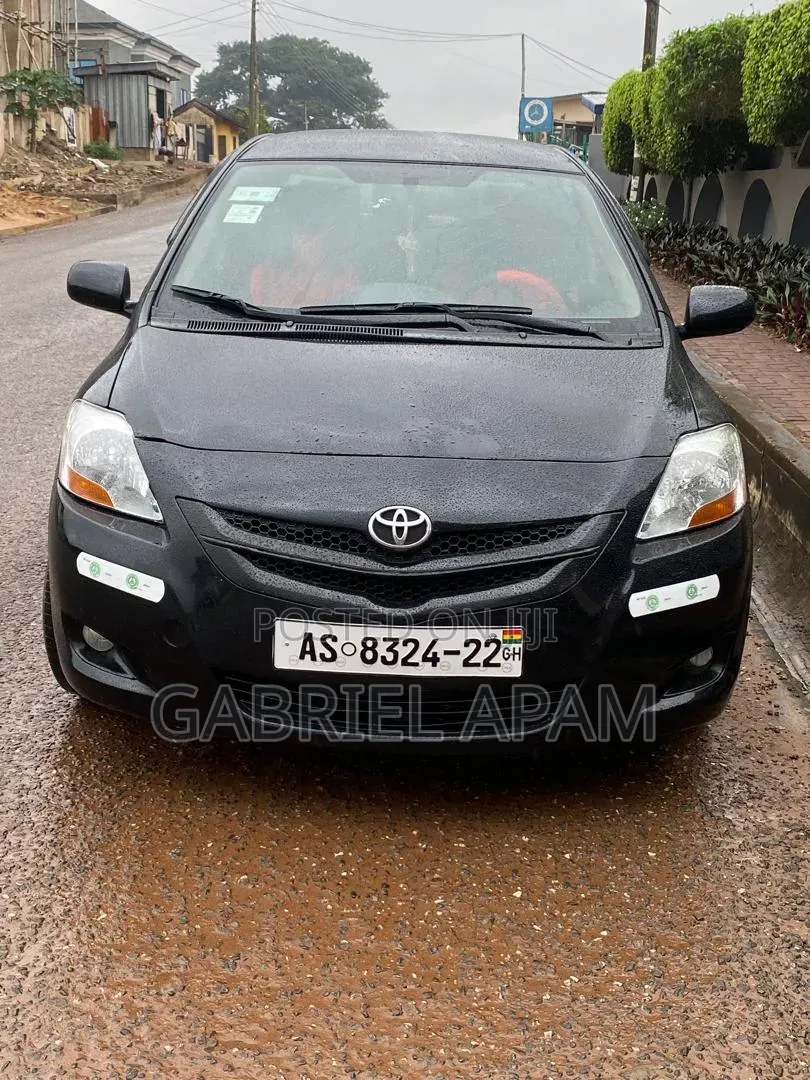Toyota Yaris 2010 Black