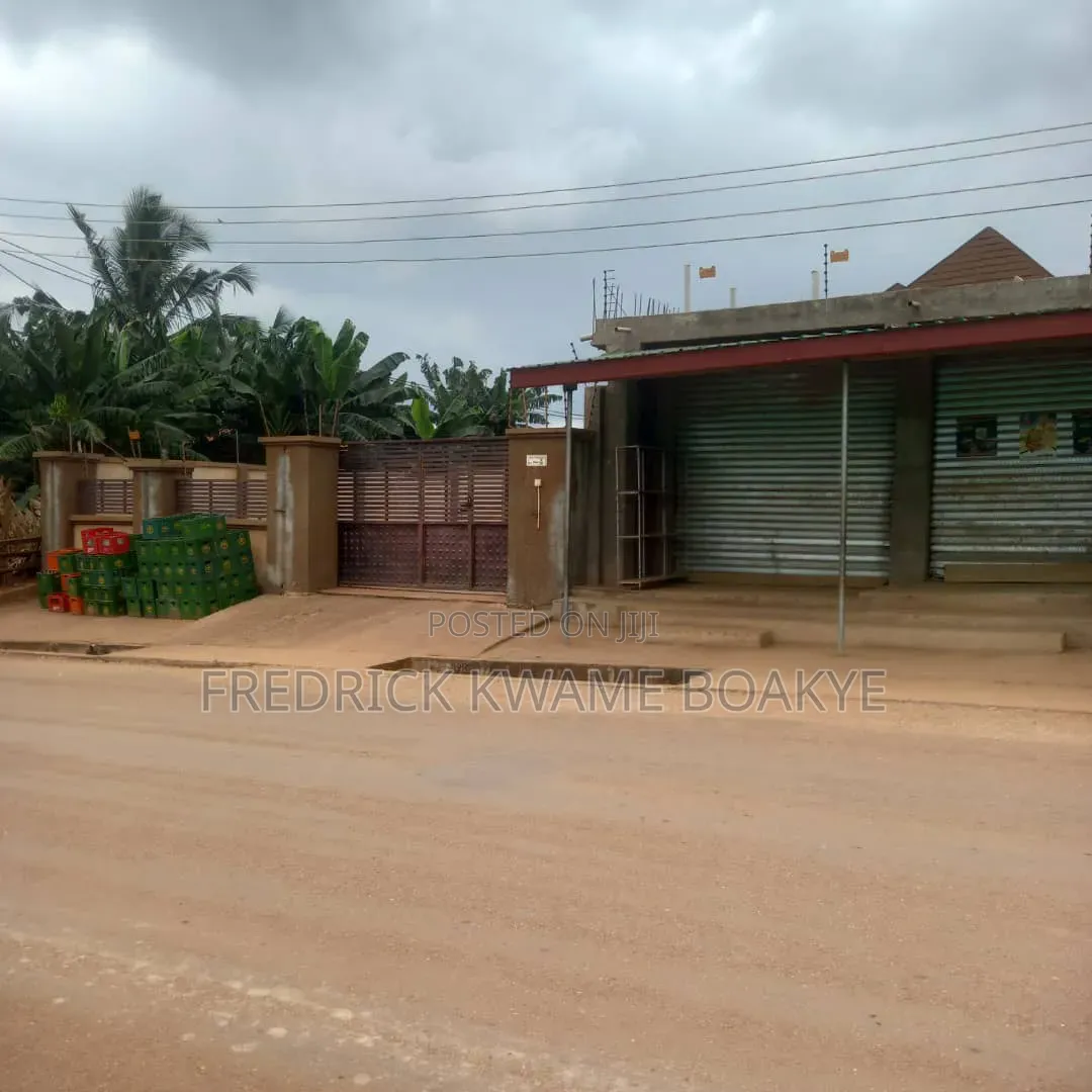 Furnished 4bdrm House in Brother K Estate, Kumasi Metropolitan for sale