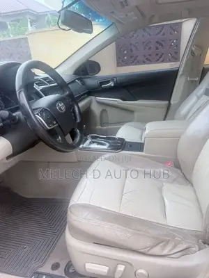 Toyota Camry XLE 4dr Sedan (2.5L 4cyl 6A) 2014 Red