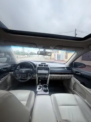Toyota Camry XLE 4dr Sedan (2.5L 4cyl 6A) 2014 Red
