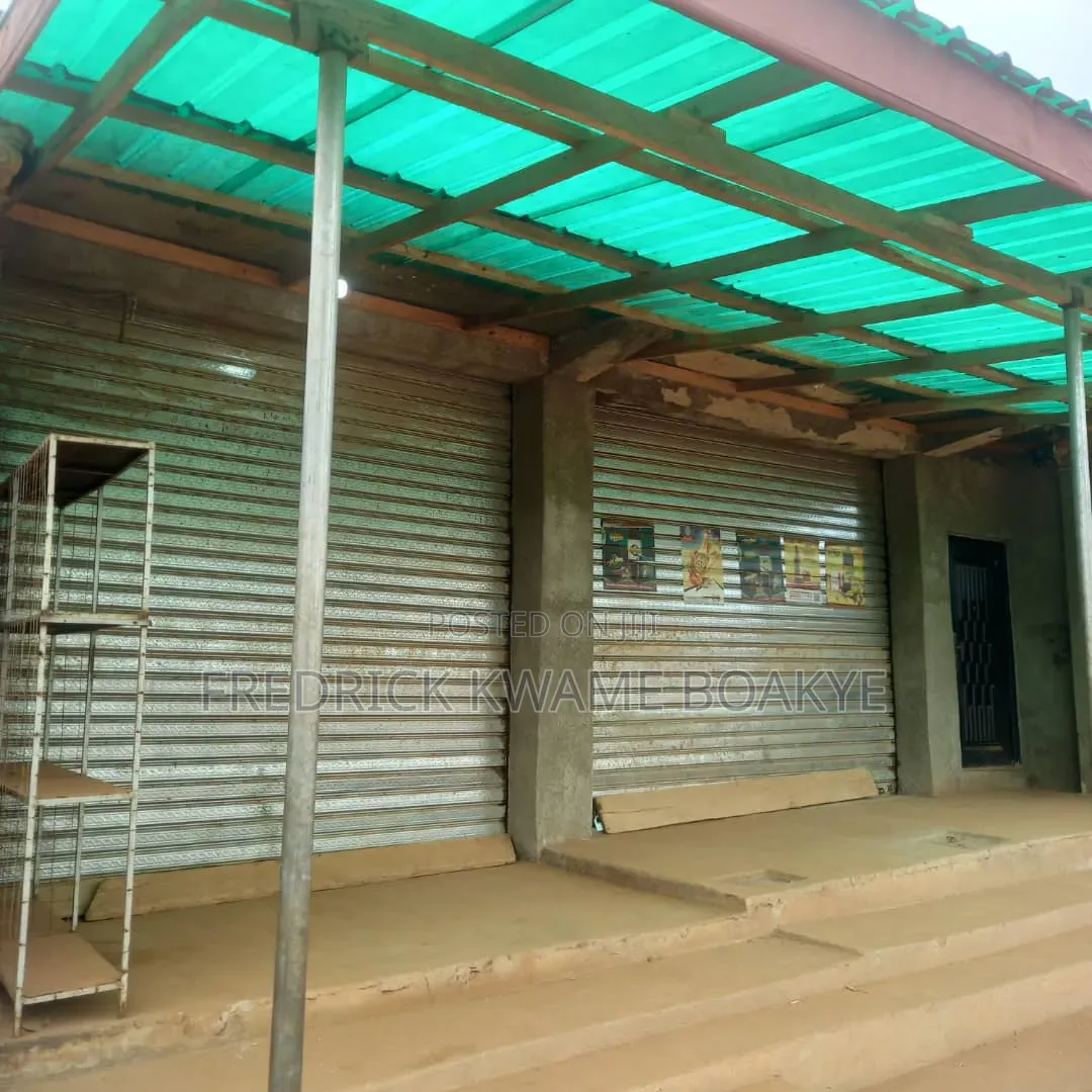 Furnished 4bdrm House in Brother K Estate, Kumasi Metropolitan for sale