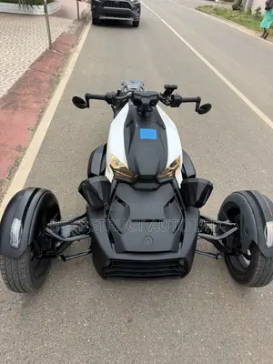 Can-Am 2022 Black