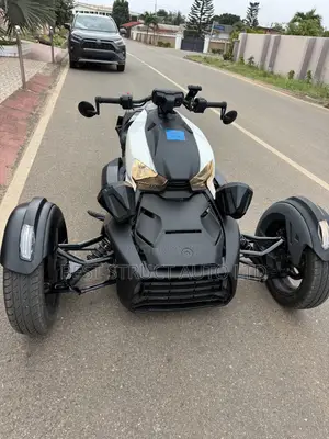 Can-Am 2022 Black