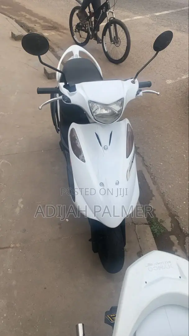 Suzuki Access 125 2022 White