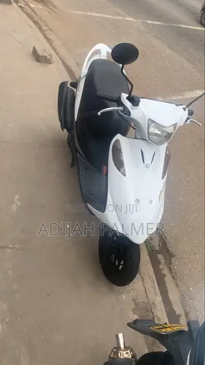 Suzuki Access 125 2022 White