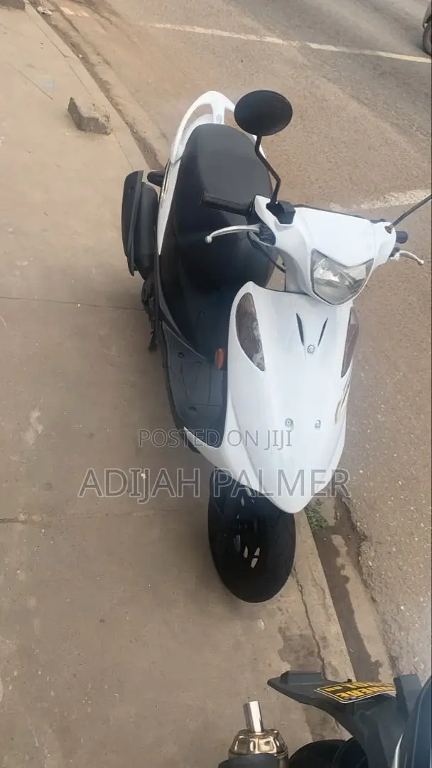 Suzuki Access 125 2022 White