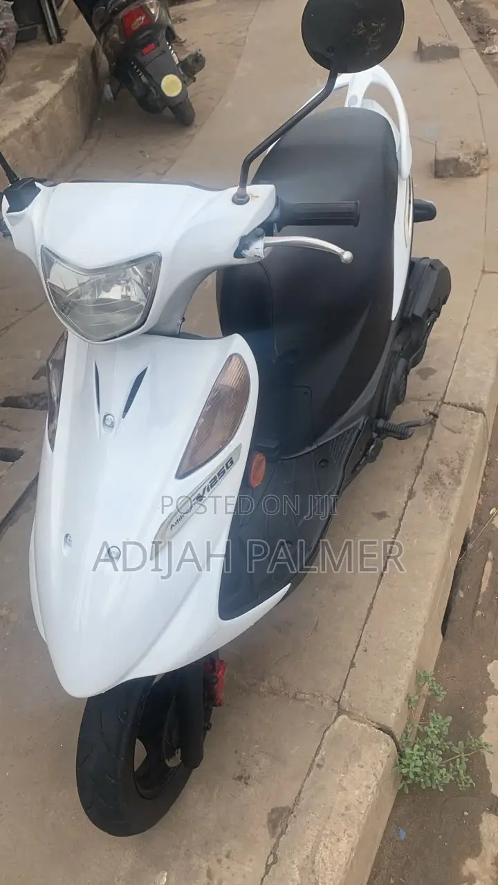 Suzuki Access 125 2022 White
