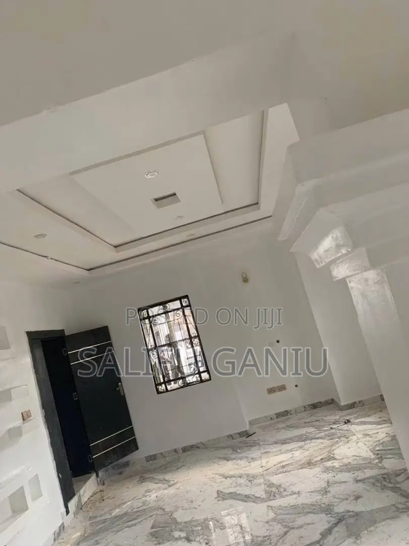 Ceiling Centre