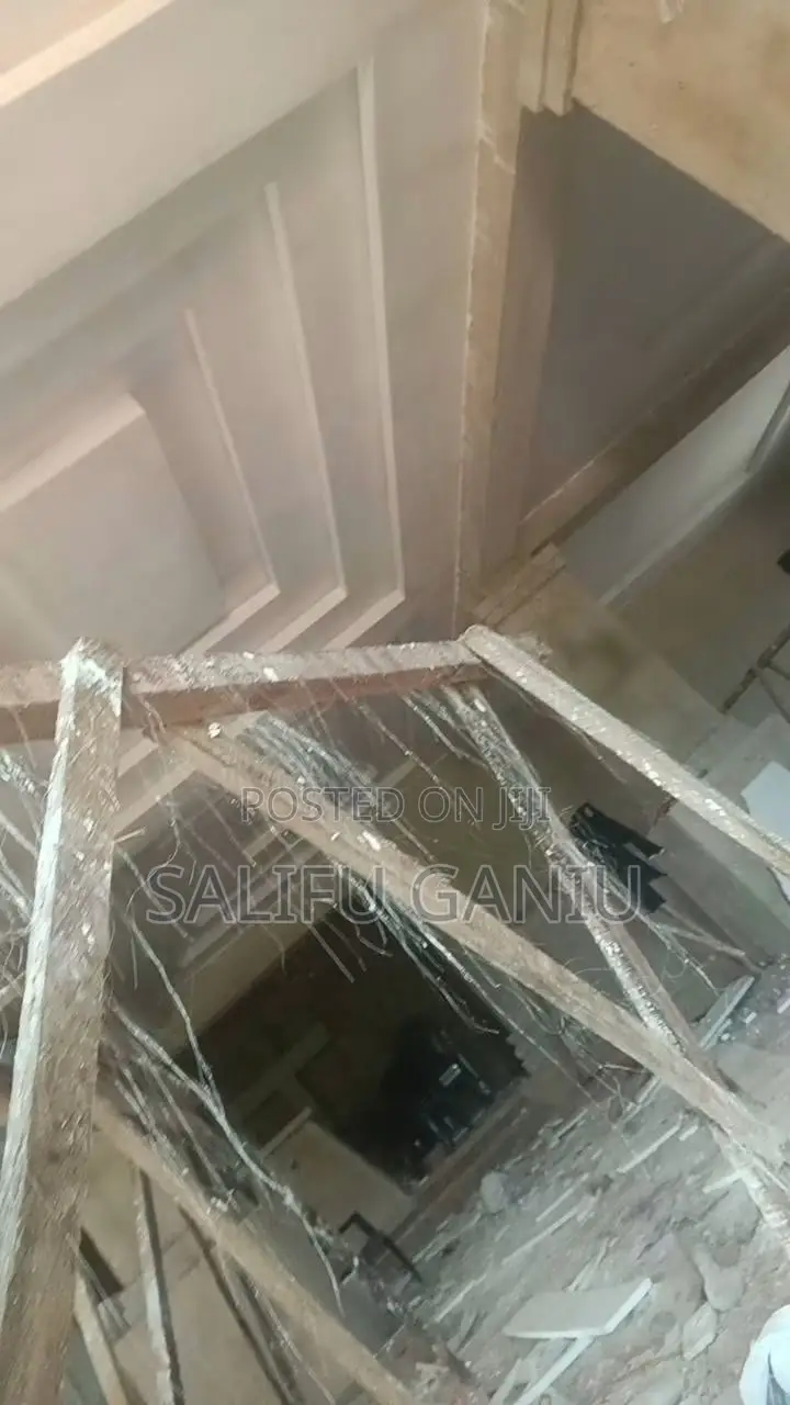 Ceiling Centre