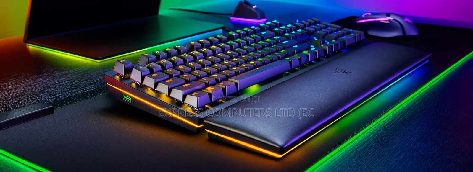 Razer Huntsman V2 Gaming Keyboard, Analog Switches,Chroma RGB Lighting