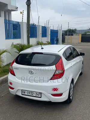 Hyundai Accent SE Sedan 2016 White