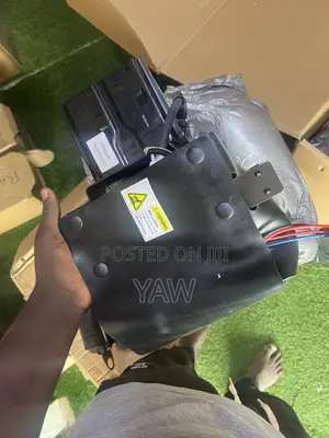 Nissan Armada, Infiniti QX56, and QX80) Air Suspension Compressor Pump
