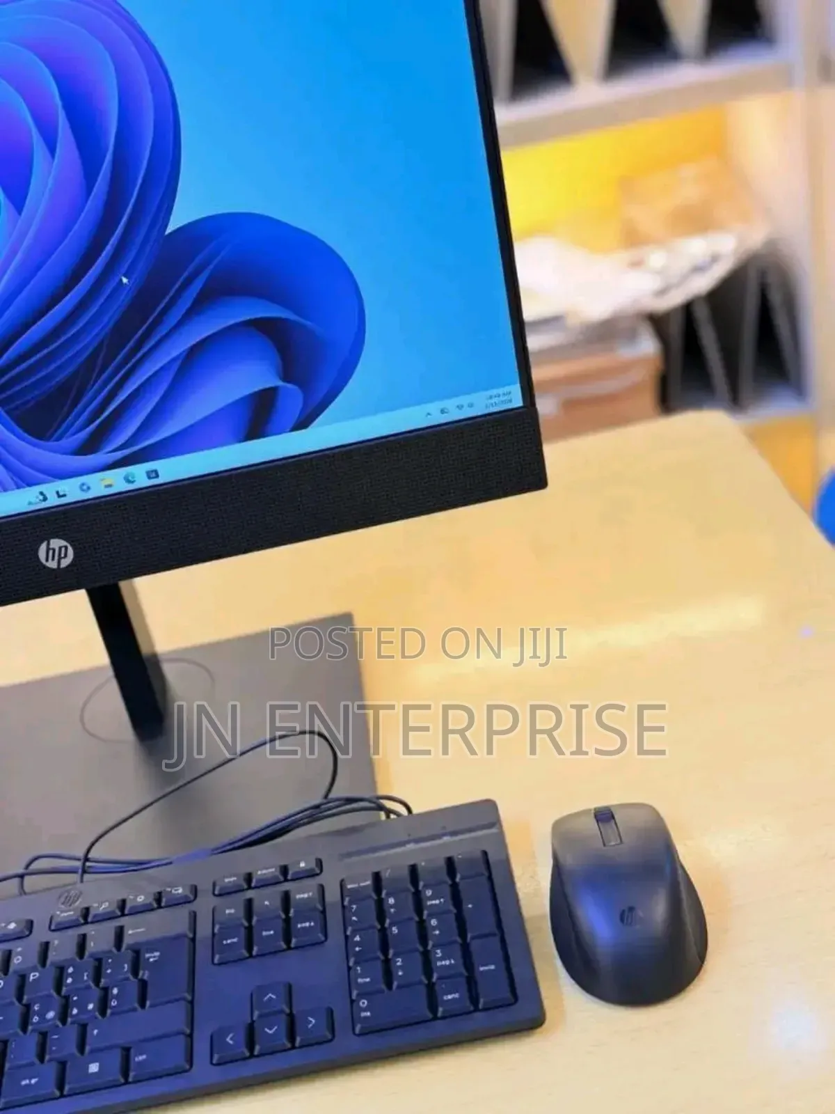 New Desktop Computer HP 200 G4 All-in-One 16GB Intel Core i7 SSD 512GB