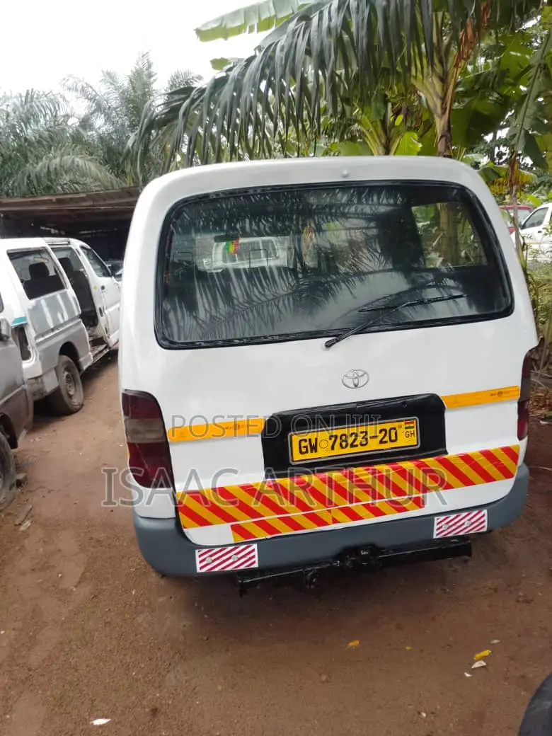 Toyota HiAce 2008 White