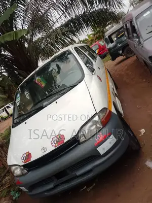 Toyota HiAce 2008 White