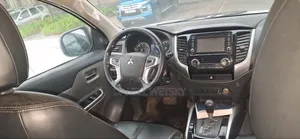 Mitsubishi L200 2018 White