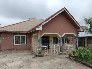 4bdrm House in Kenyasi Nwamasi., Kumasi Metropolitan for rent