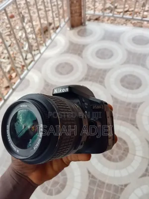 Nikon D5300 DSLR Camera + 18-55mm Lens | Excellent Condition
