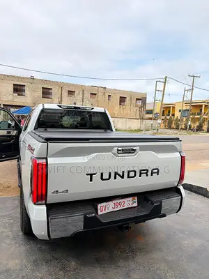 Toyota Tundra Hybrid 2024 White