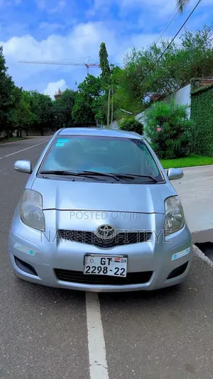 Toyota Vitz 2010 Gray