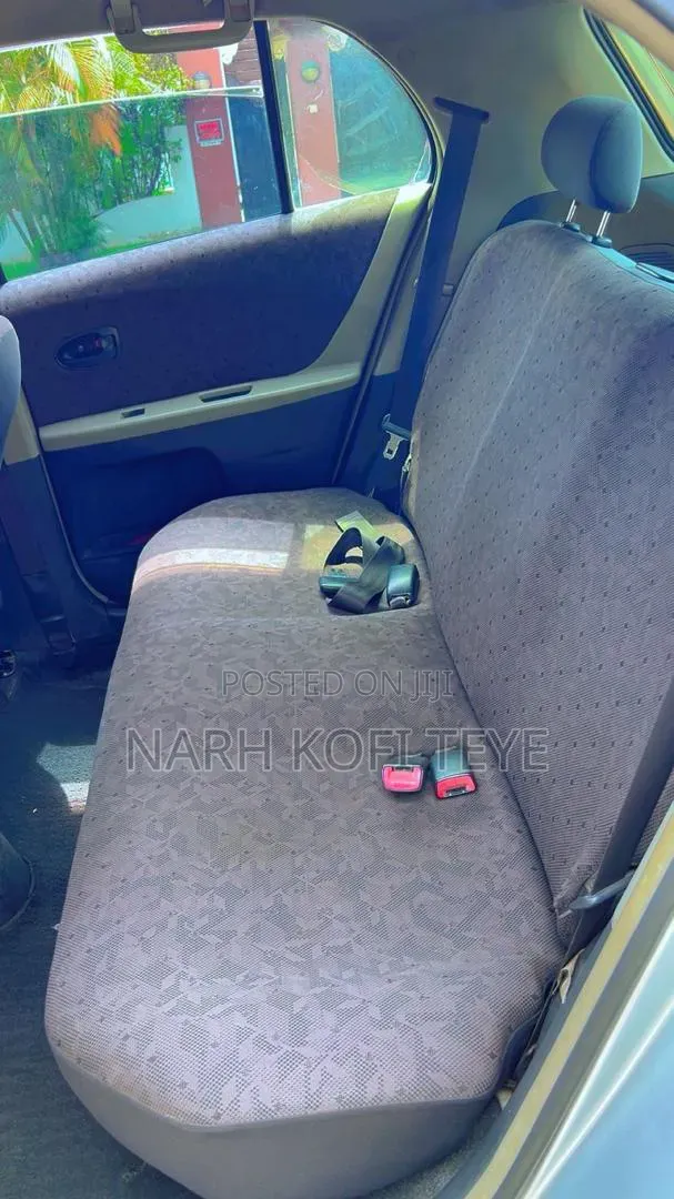 Toyota Vitz 2010 Gray