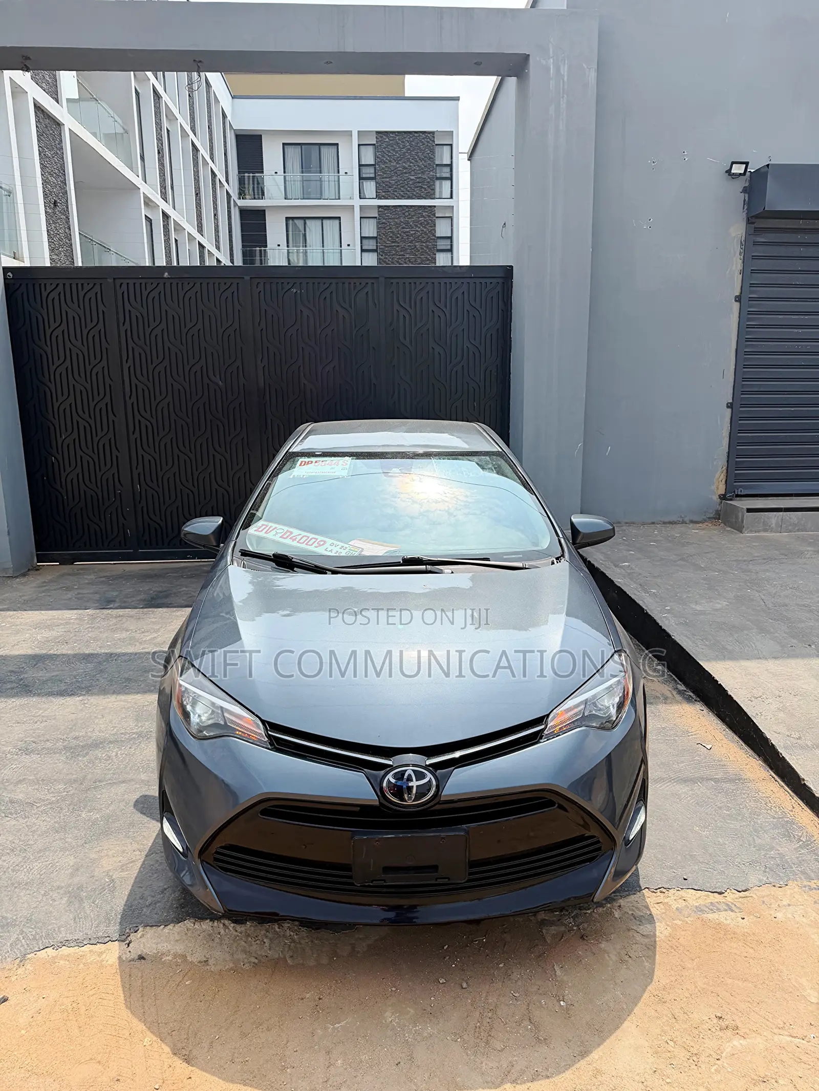Toyota Corolla LE ECO 4dr Sedan (1.8L 4cyl CVT) 2017 Blue