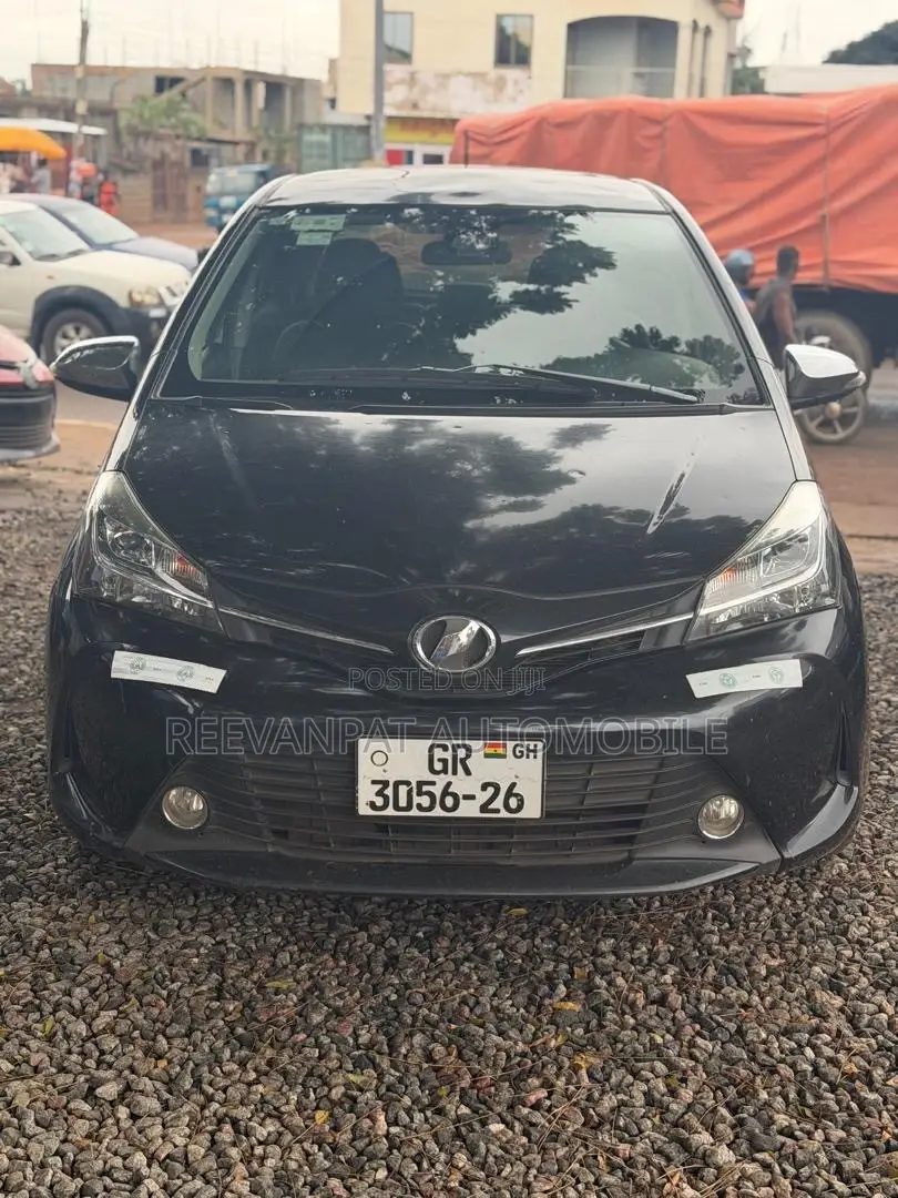 Toyota Vitz 2016 Black
