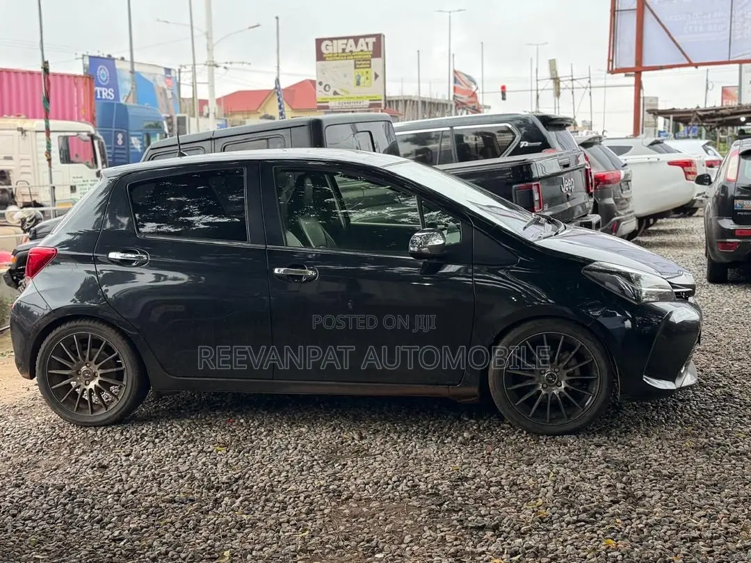 Toyota Vitz 2016 Black