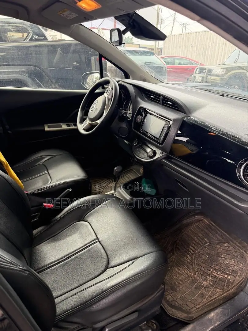 Toyota Vitz 2016 Black
