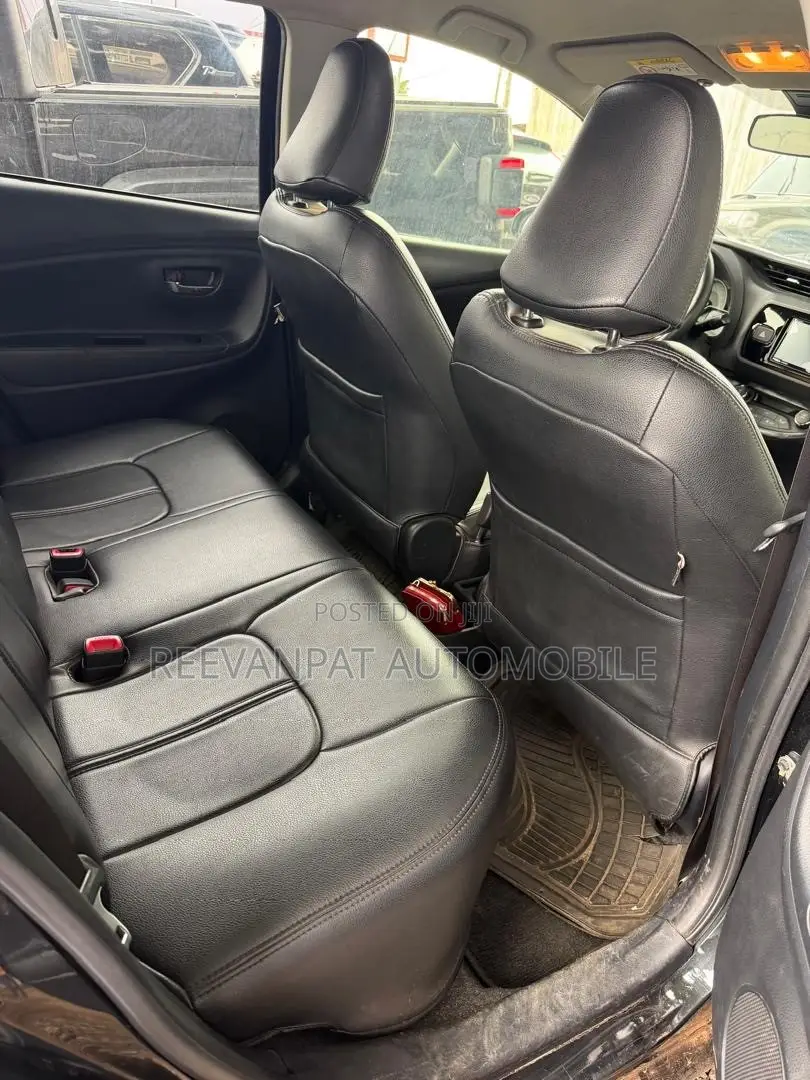 Toyota Vitz 2016 Black