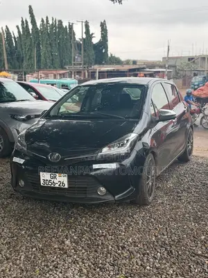 Toyota Vitz 2016 Black