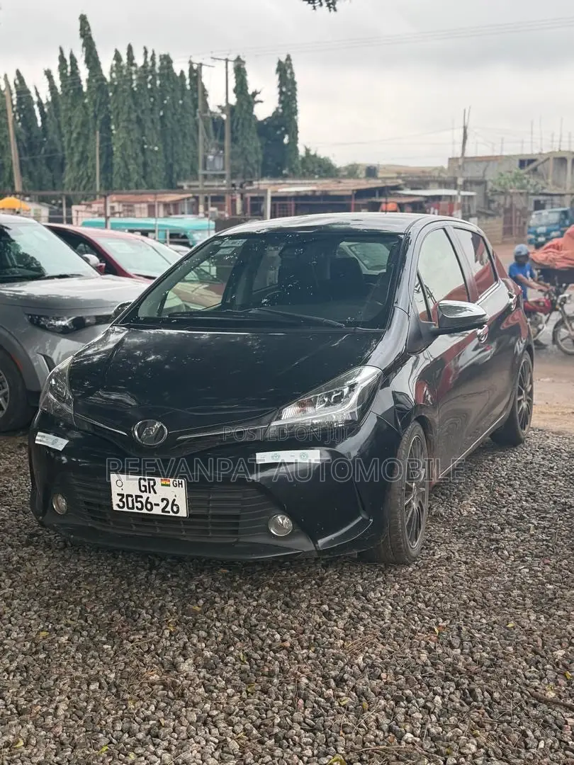 Toyota Vitz 2016 Black