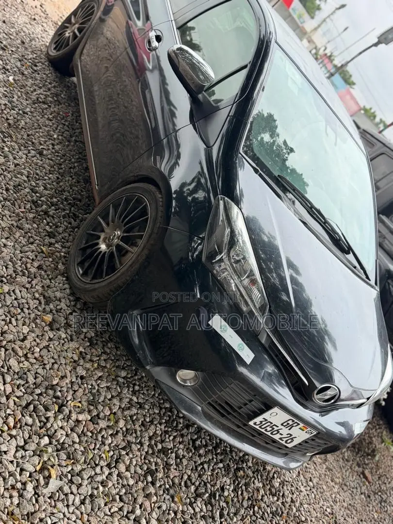Toyota Vitz 2016 Black