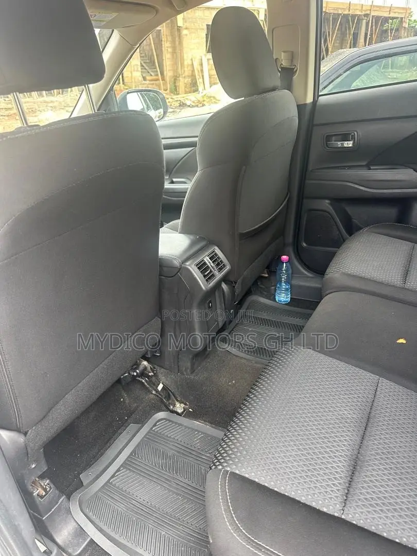 Mitsubishi Outlander SE AWC 2019 White