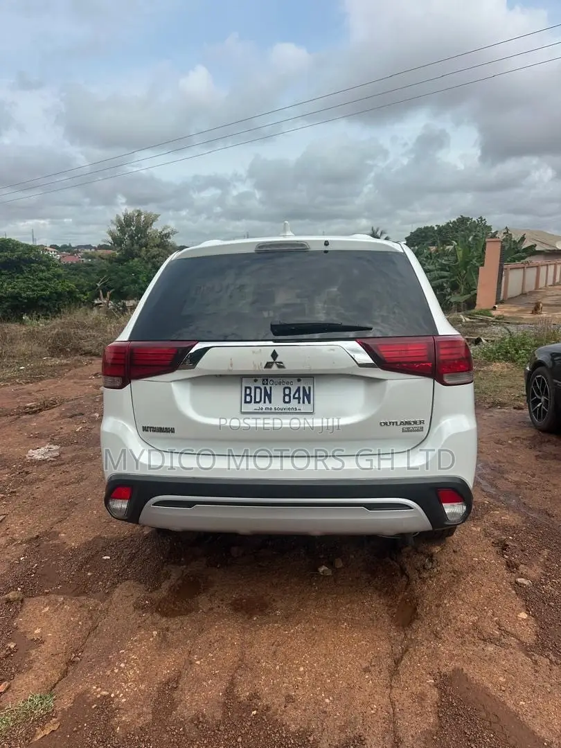 Mitsubishi Outlander SE AWC 2019 White