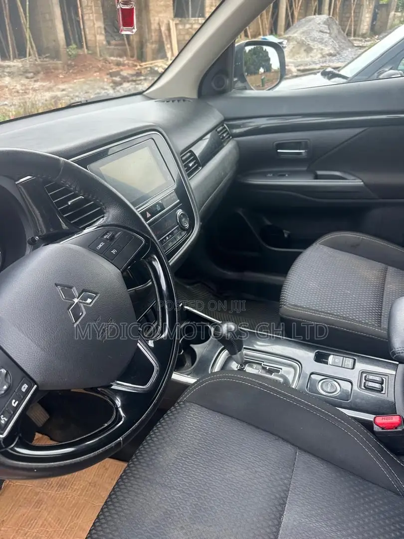 Mitsubishi Outlander SE AWC 2019 White