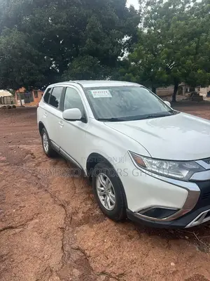 Mitsubishi Outlander SE AWC 2019 White