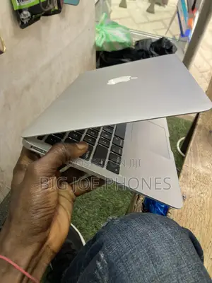 Laptop Apple MacBook Air 4GB Intel Core i5 SSD 128GB