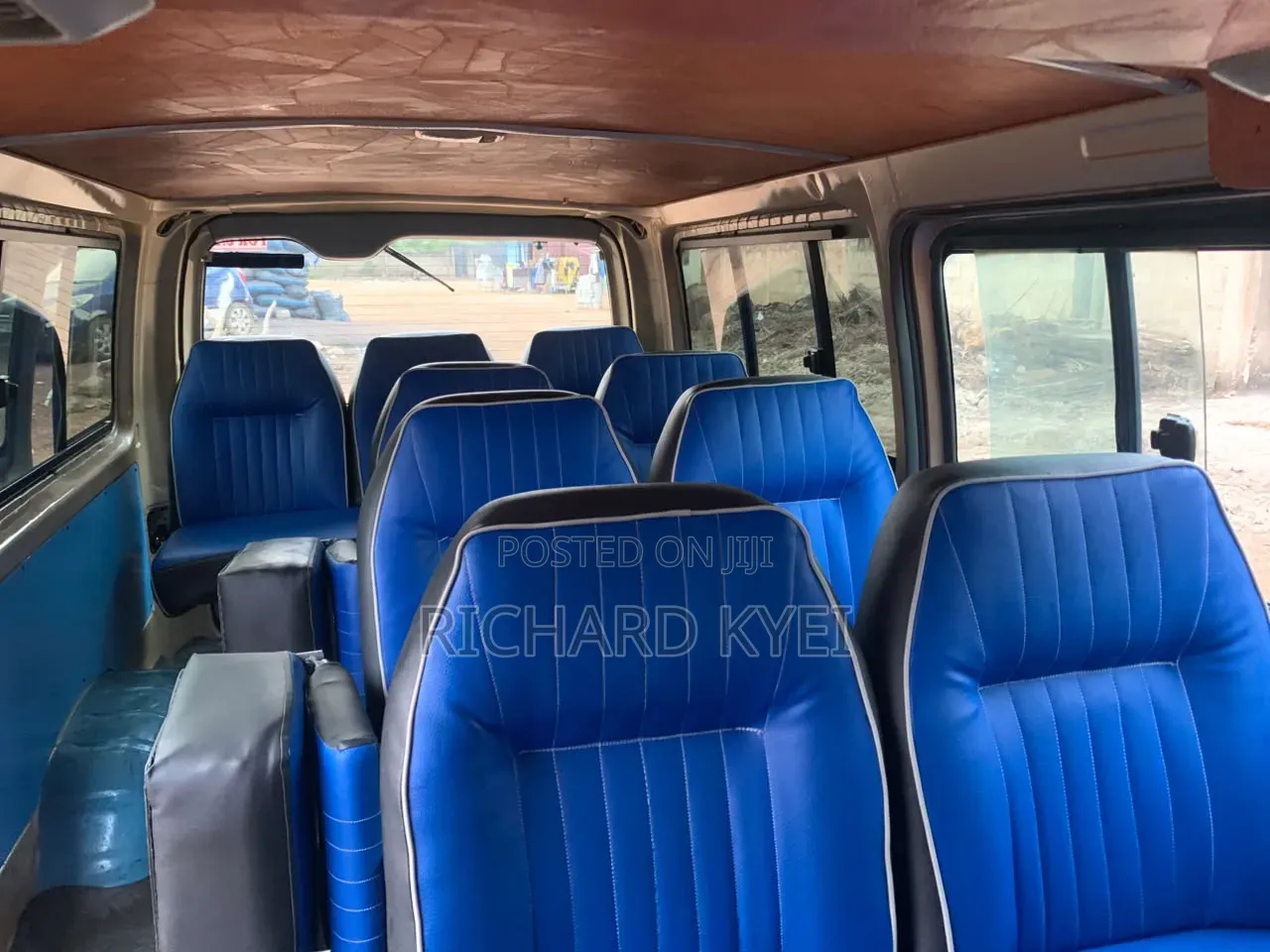 Toyota HiAce 2012