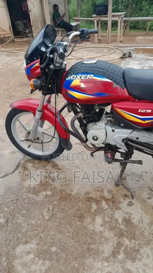 Bajaj Boxer 125 2023 Red