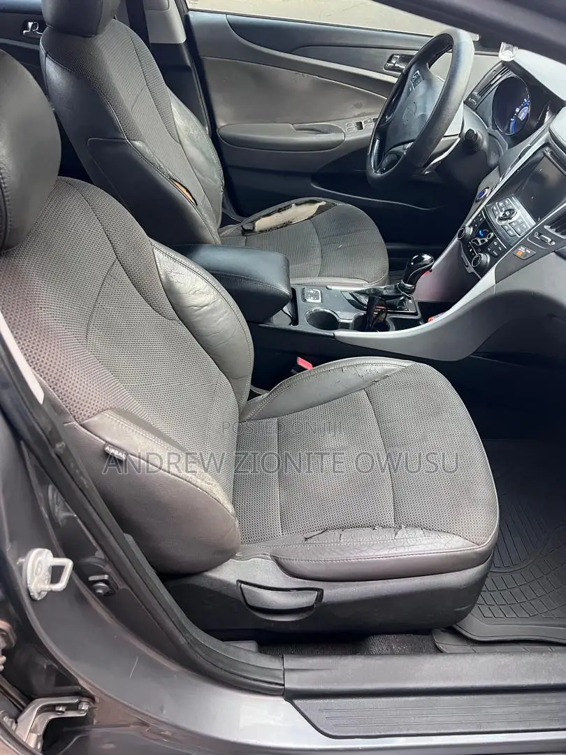 Hyundai Sonata Limited 2.0T Sedan (2.0L 4cyl 6A) 2013 Gray