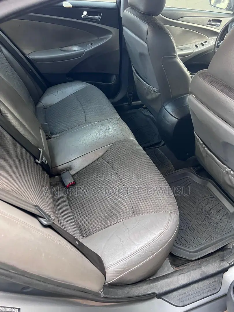 Hyundai Sonata Limited 2.0T Sedan (2.0L 4cyl 6A) 2013 Gray
