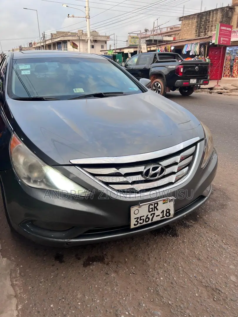 Hyundai Sonata Limited 2.0T Sedan (2.0L 4cyl 6A) 2013 Gray